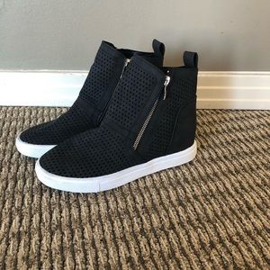 Wedge Sneaker